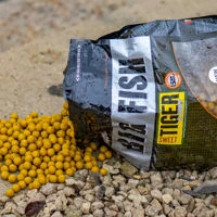 Dynamite Baits Big Fish Sweet Tiger & Corn Boilies 1kg